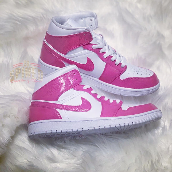 Hot pink outlet jordan 1s